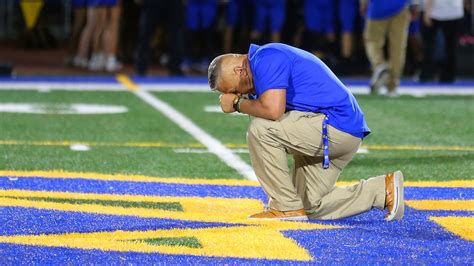 praying coach fake|the football coach prayer ritual.